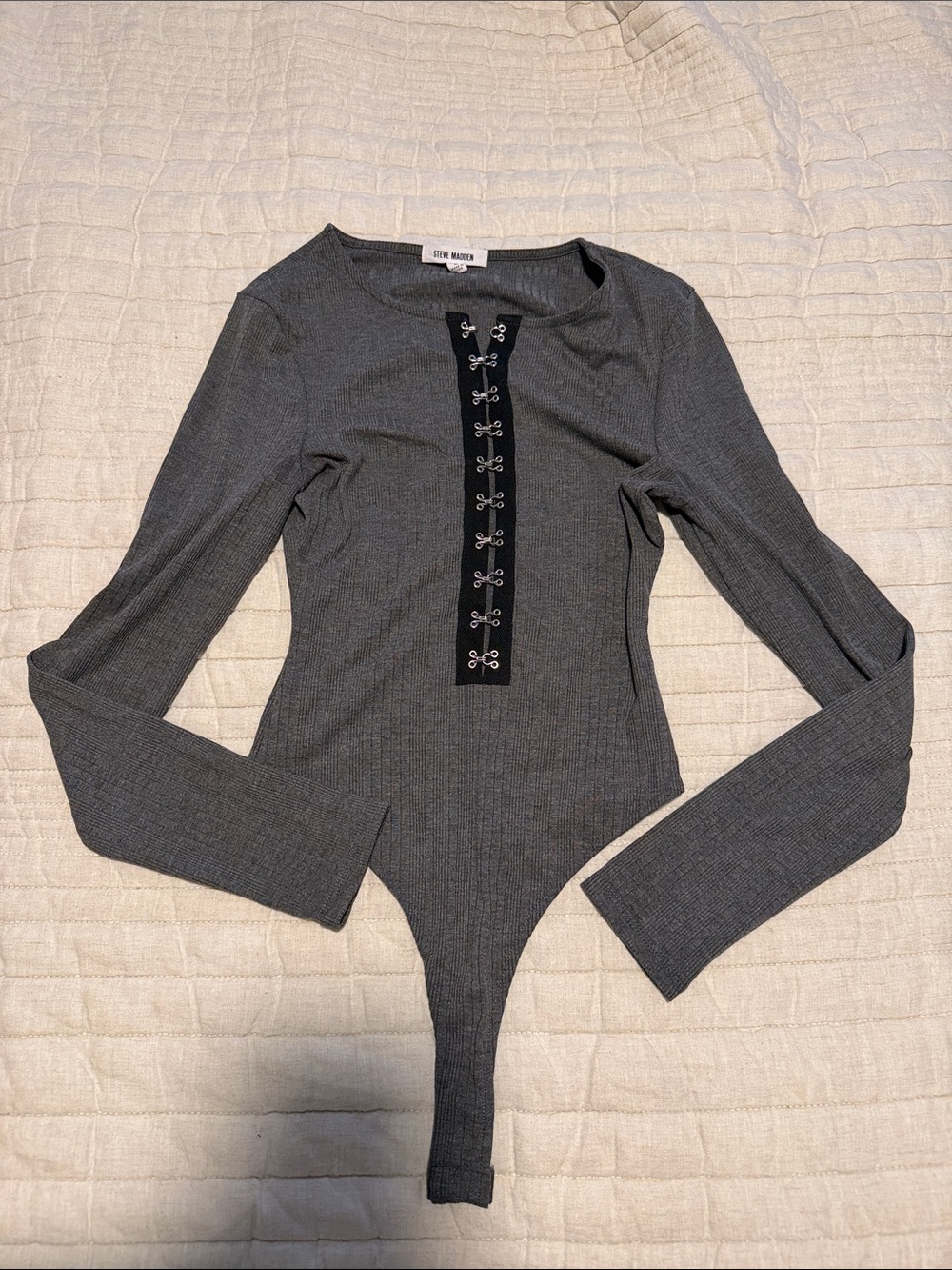 Steve Madden Maila Charcoal Gray Long-Sleeve Bodysuit